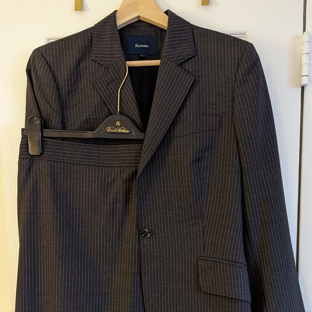 Tailored Faconable skirt suit